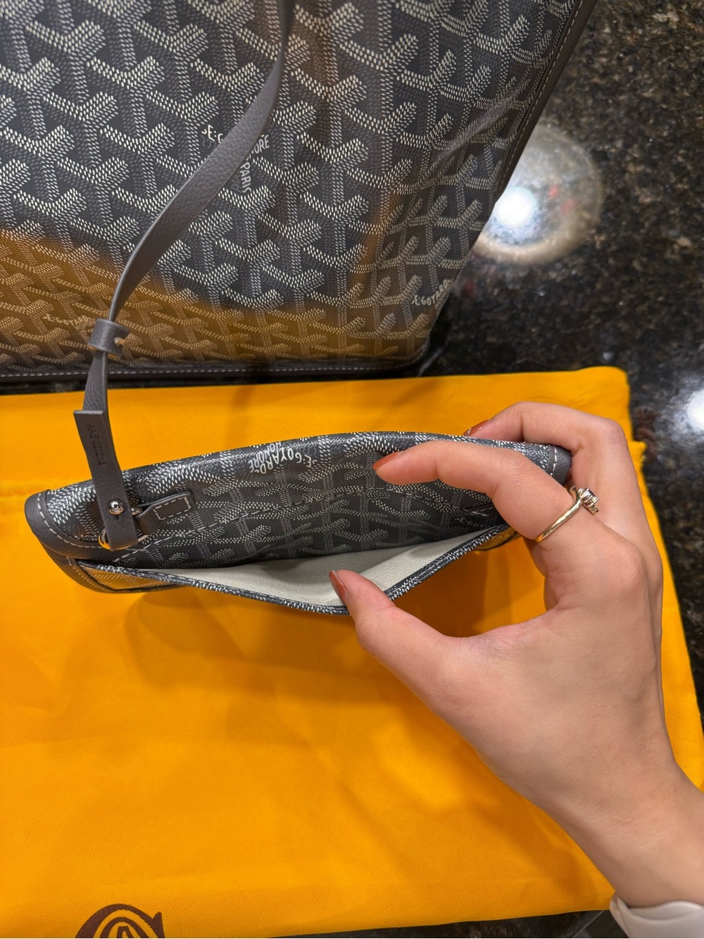 Goyard reversible grey PM tote! 🩶 - Picture 9 of 16
